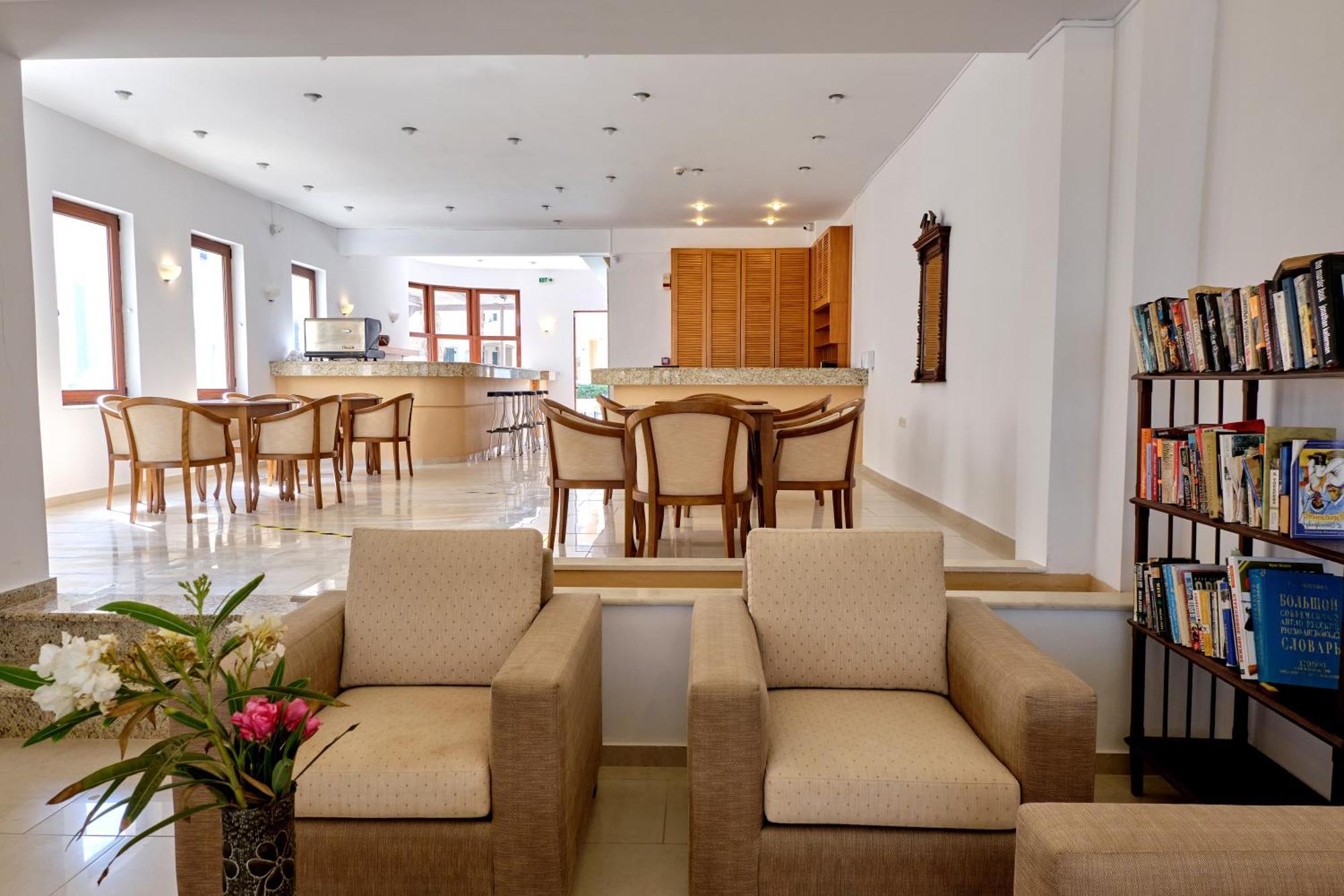 Niros Beachfront Aparthotel Kokkini Hani Kültér fotó