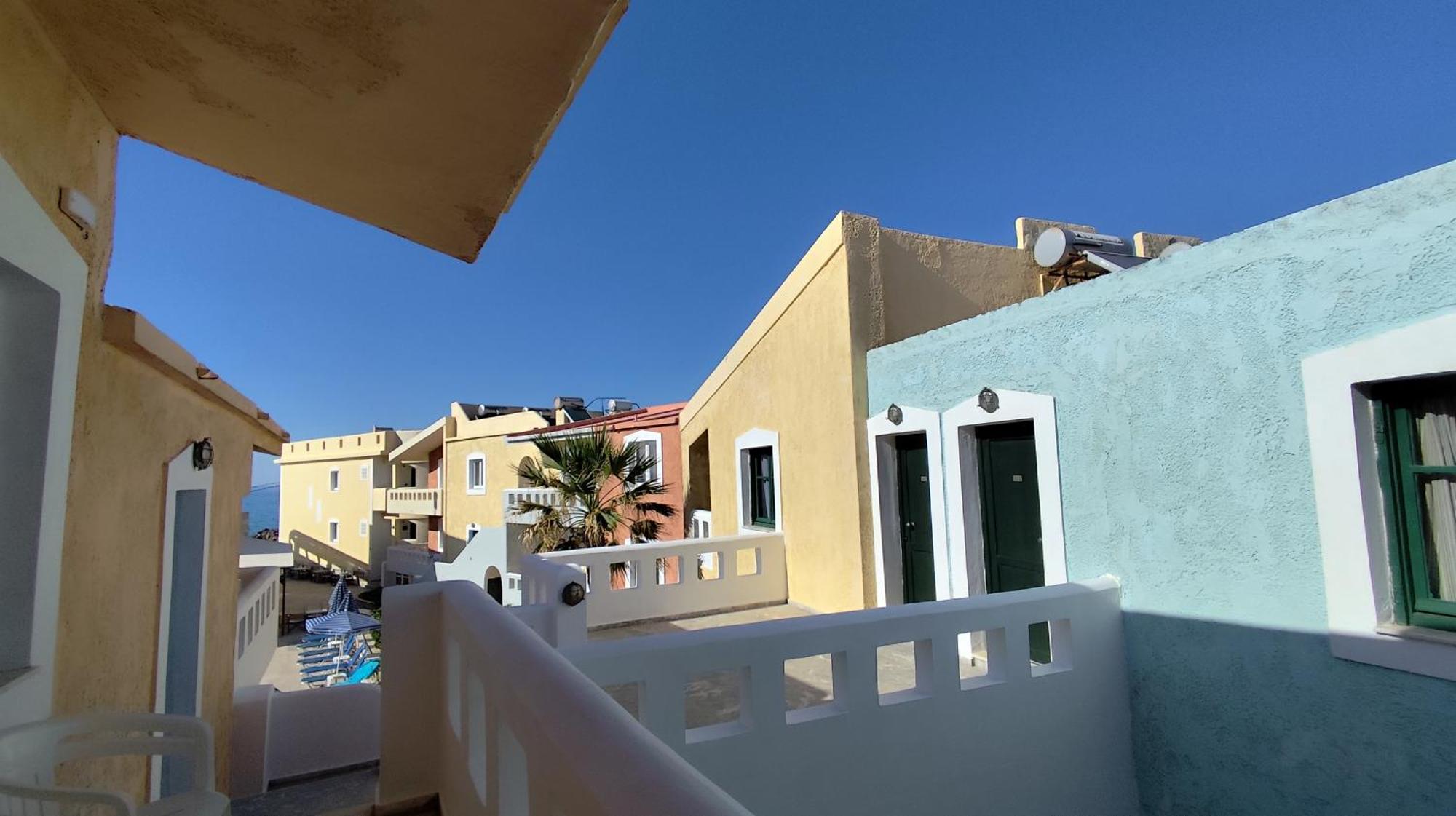 Niros Beachfront Aparthotel Kokkini Hani Kültér fotó