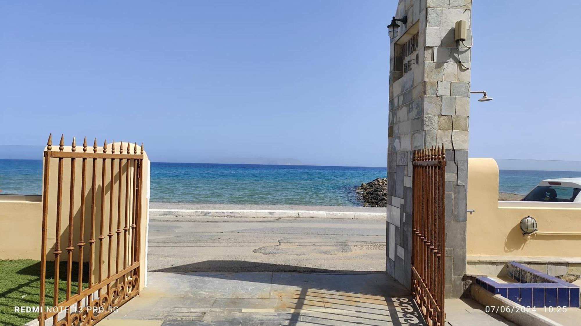 Niros Beachfront Aparthotel Kokkini Hani Kültér fotó