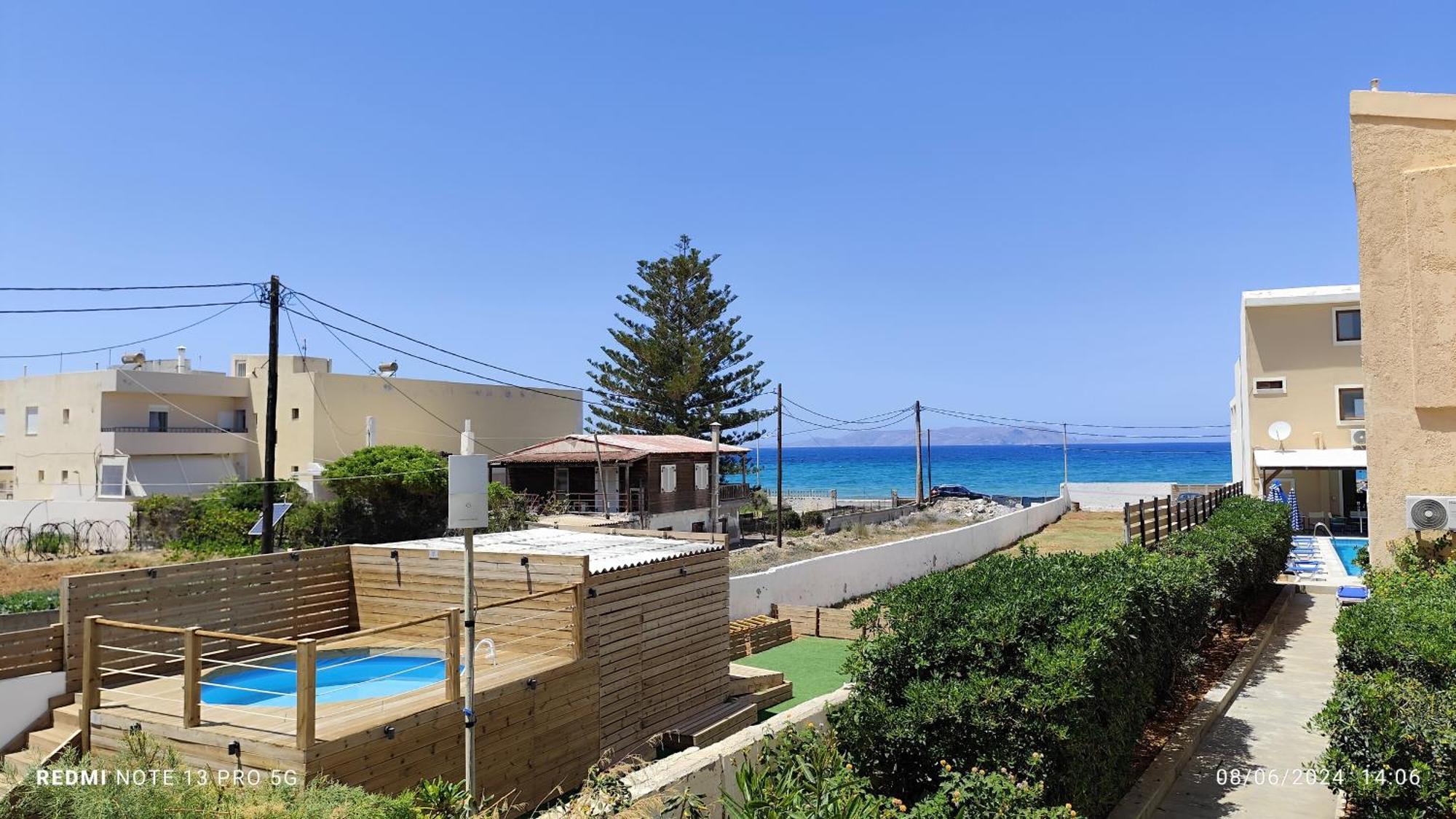 Niros Beachfront Aparthotel Kokkini Hani Kültér fotó
