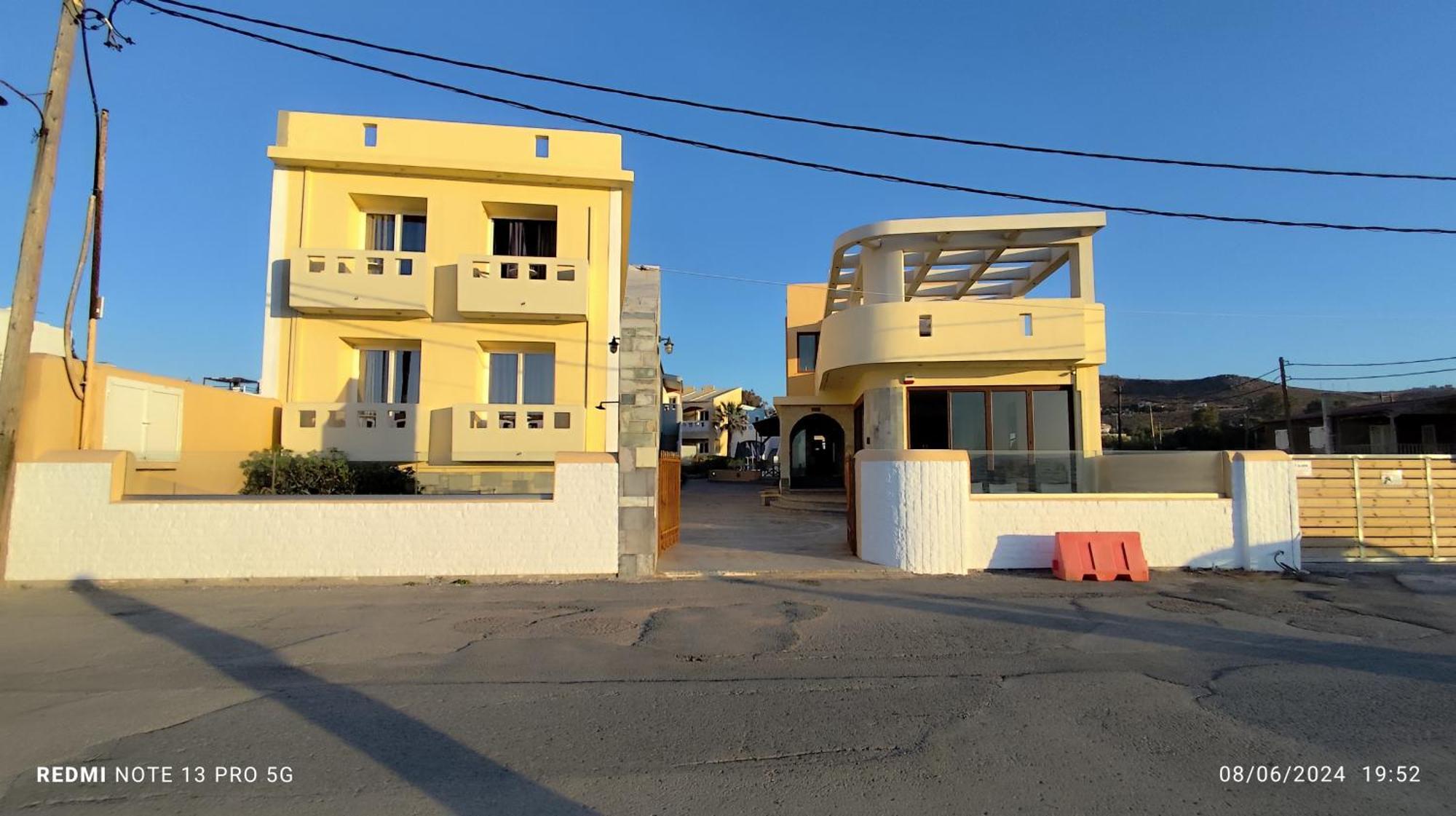 Niros Beachfront Aparthotel Kokkini Hani Kültér fotó