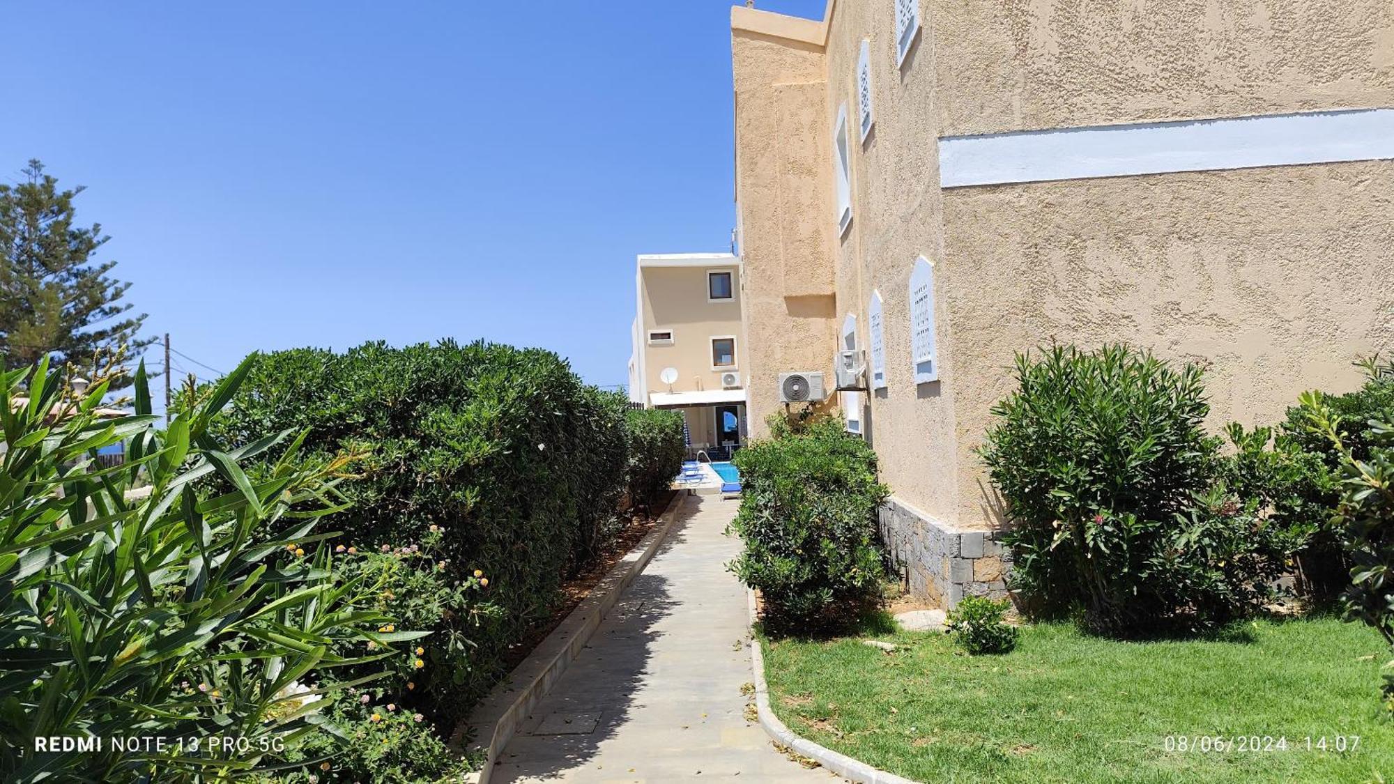 Niros Beachfront Aparthotel Kokkini Hani Kültér fotó