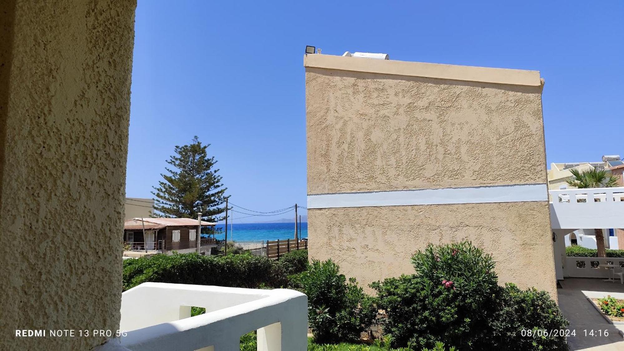 Niros Beachfront Aparthotel Kokkini Hani Kültér fotó