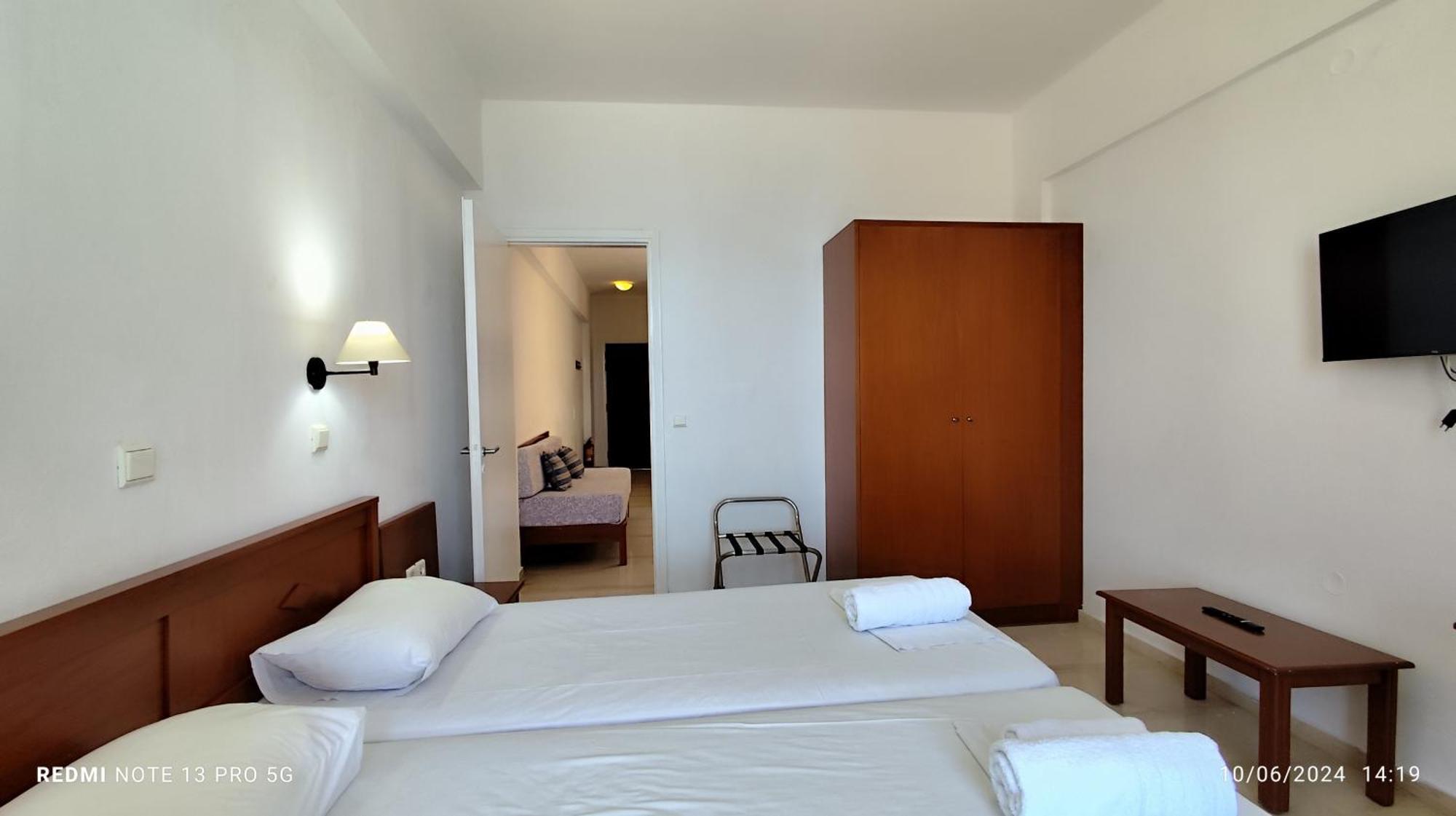 Niros Beachfront Aparthotel Kokkini Hani Szoba fotó