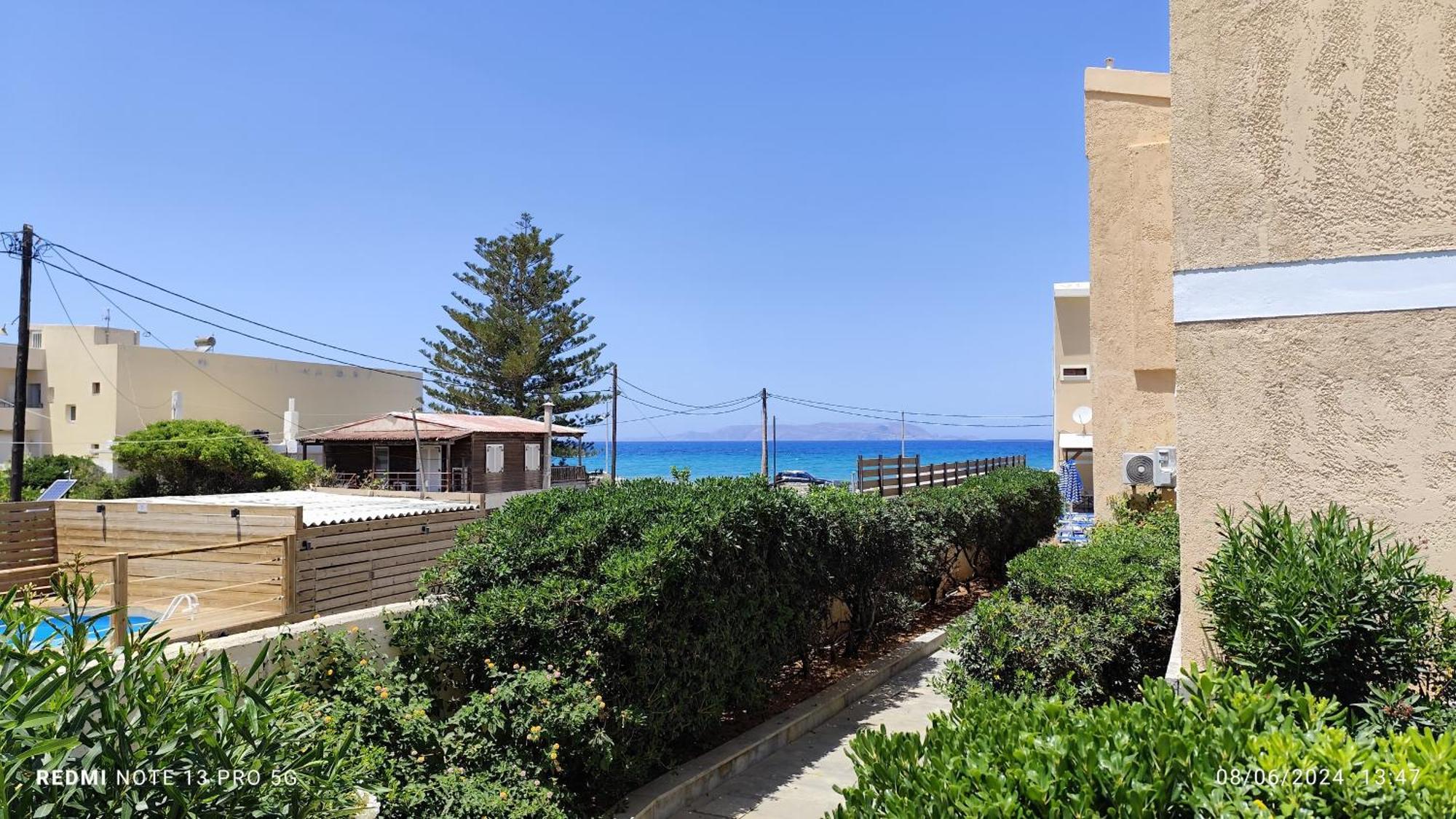 Niros Beachfront Aparthotel Kokkini Hani Kültér fotó