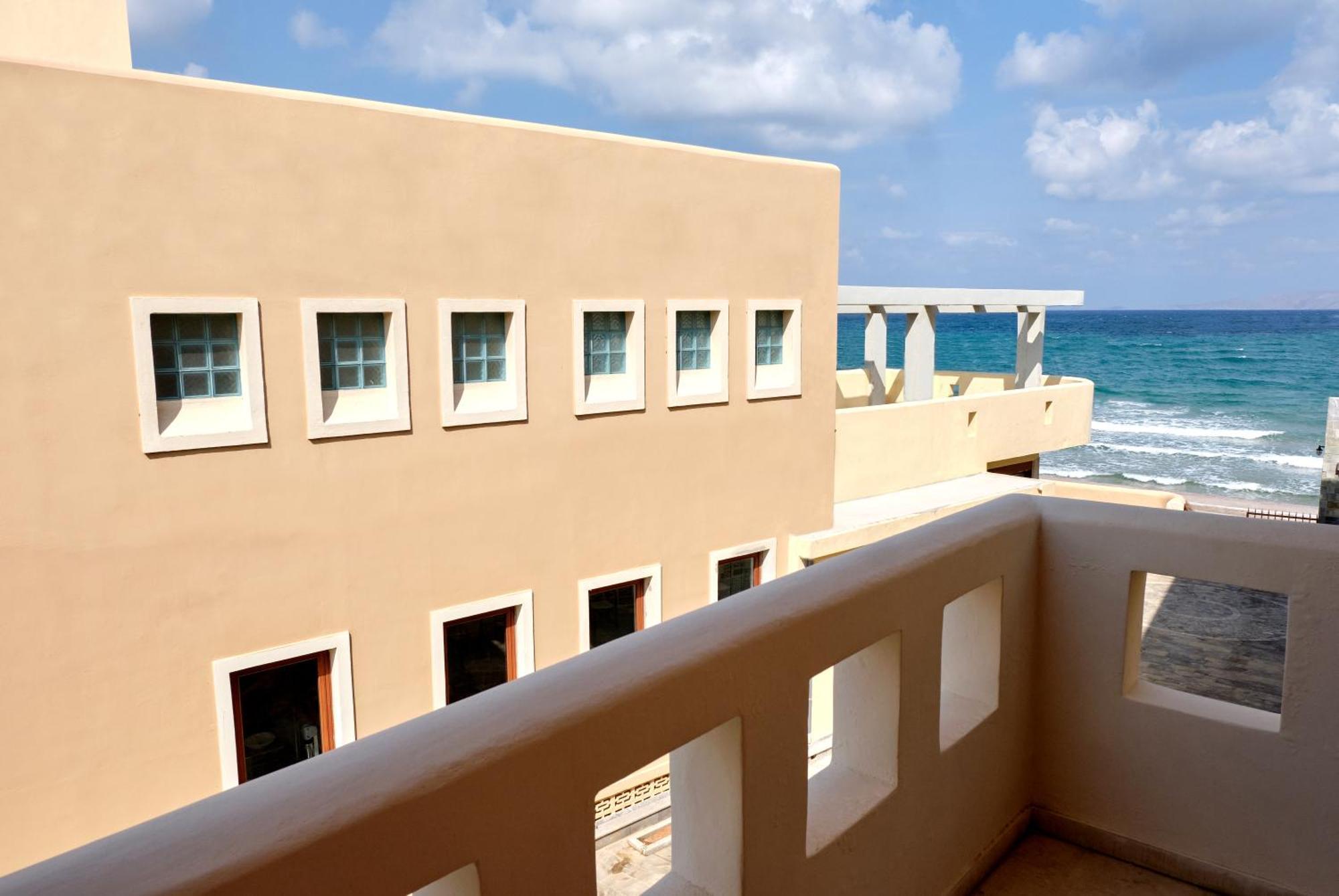 Niros Beachfront Aparthotel Kokkini Hani Kültér fotó